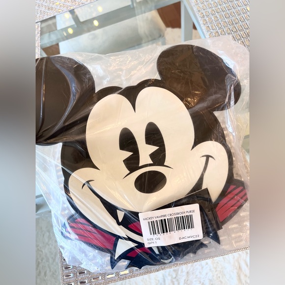 🖤 VAMPIRE Glow In The Dark Halloween Mickey Crossbody Purse Bag NEW - Picture 5 of 7